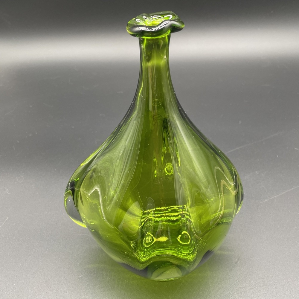Vintage Signed Hand Blown Art Glass Green 9.25" Tall Vase Signed P.V. 9/73